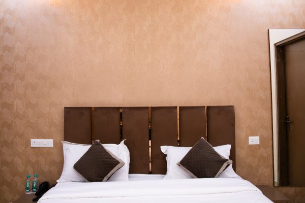 Executive Suite - Image 2